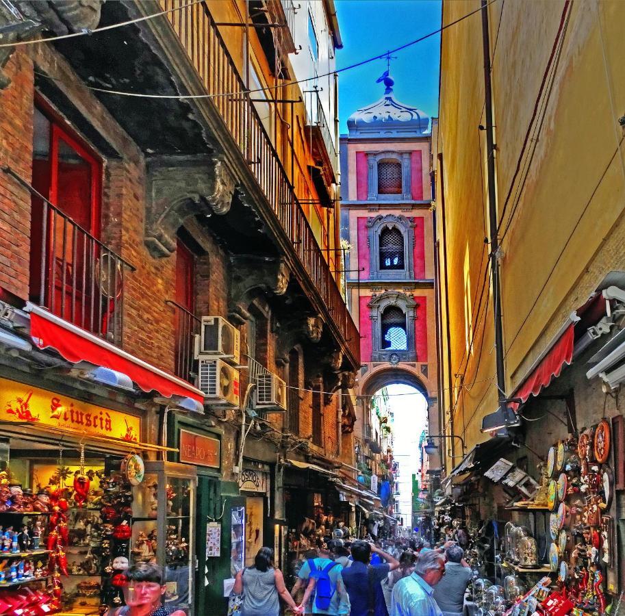 B&B Spaccanapoli A Due Passi Da Via Tribunali Ngoại thất bức ảnh