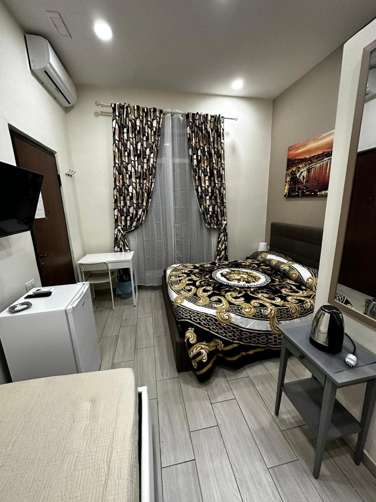 B&B Spaccanapoli A Due Passi Da Via Tribunali Ngoại thất bức ảnh